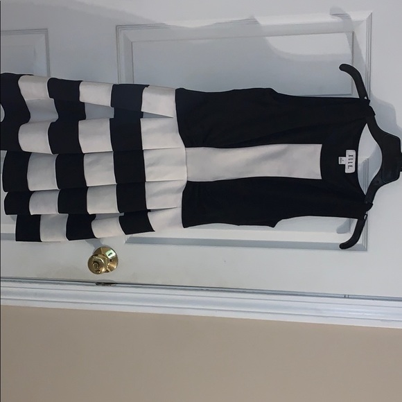 Elle Dresses & Skirts - Black and white dress